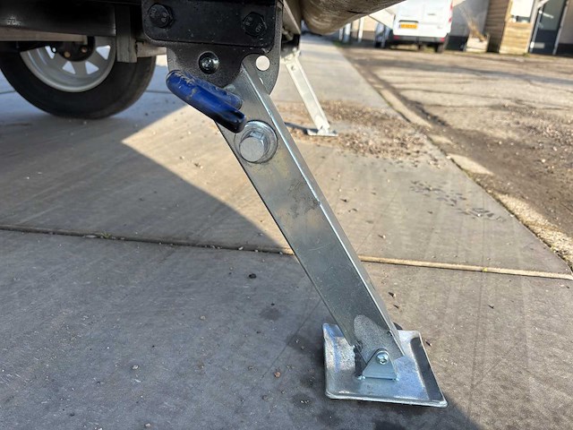 2026 tune - e-j - pst-tn22 - foodtruck - afbeelding 11 van  24