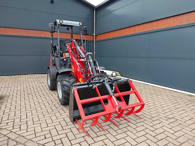 2026 w25 kubota 4 cil en rexroth hydrauliek - afbeelding 12 van  44