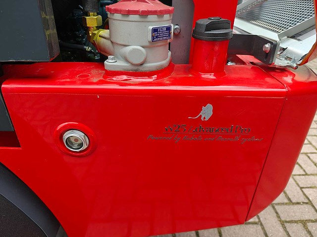 2026 w25 kubota 4 cil en rexroth hydrauliek - afbeelding 33 van  44