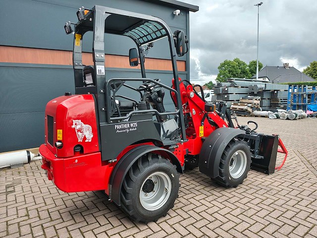 2026 w25 kubota 4 cil en rexroth hydrauliek - afbeelding 42 van  44