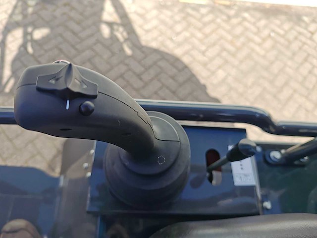 2026 w25 kubota 4 cil en rexroth hydrauliek - afbeelding 13 van  35