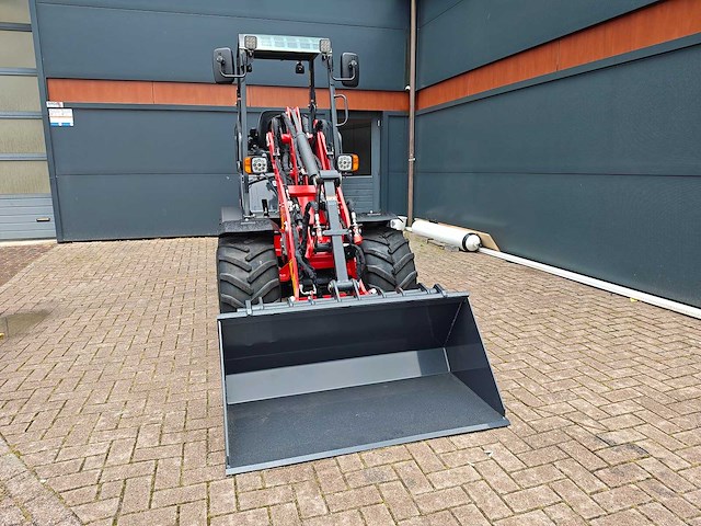 2026 w25 kubota 4 cil en rexroth hydrauliek - afbeelding 12 van  35