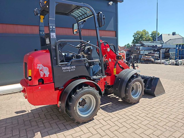 2026 w25 kubota 4 cil en rexroth hydrauliek - afbeelding 4 van  37