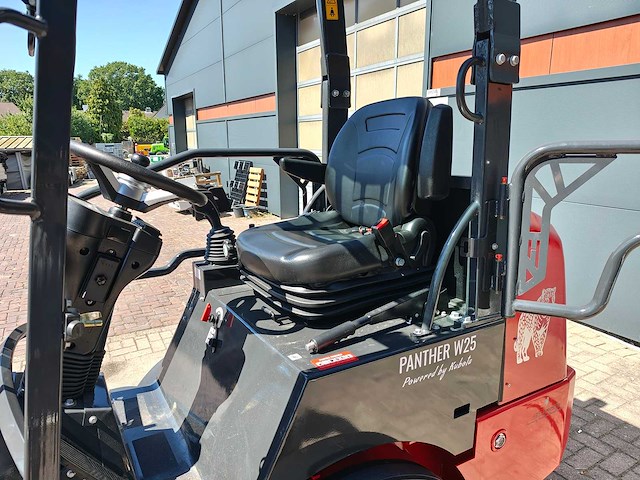 2026 w25 kubota 4 cil en rexroth hydrauliek - afbeelding 8 van  37