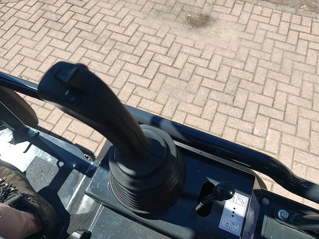 2026 w25 kubota 4 cil en rexroth hydrauliek - afbeelding 15 van  37