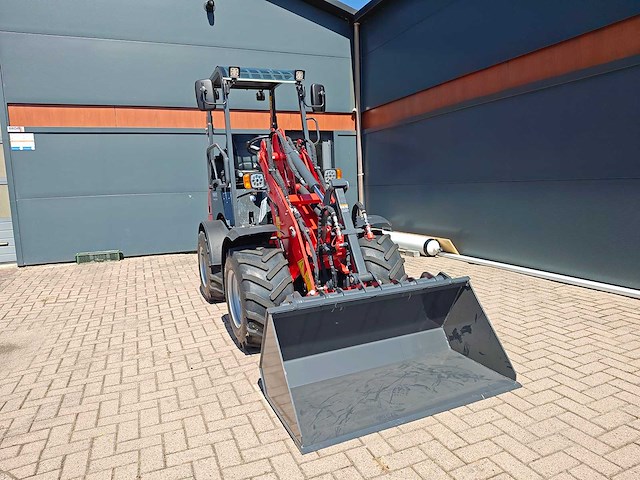 2026 w25 kubota 4 cil en rexroth hydrauliek - afbeelding 12 van  37