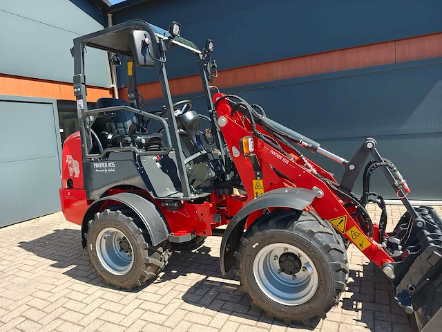 2026 w25 kubota 4 cil en rexroth hydrauliek - afbeelding 6 van  37
