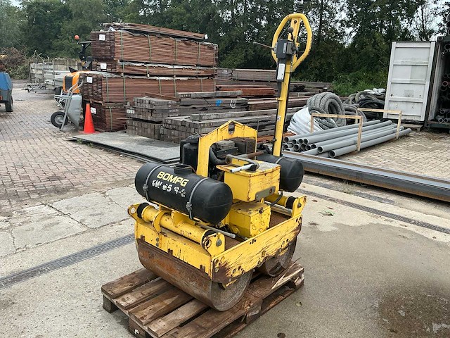 2095 bomag bm 65 s-2 grondwals - afbeelding 1 van  8