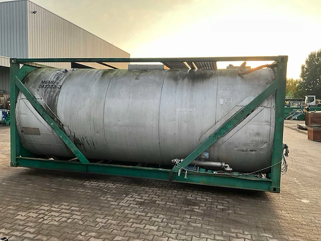 20ft tankcontainer op containerslede - afbeelding 11 van  13