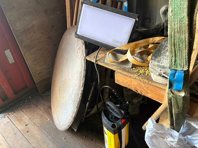 20ft zeecontainer - inclusief inhoud - opslagcontainer betonbewerking machines - afbeelding 13 van  16