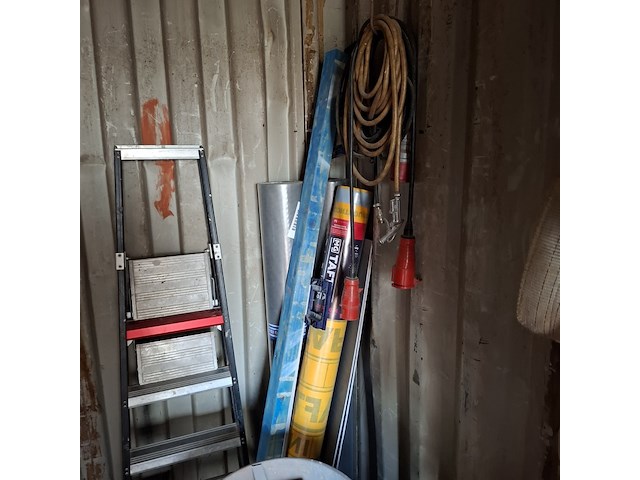 20ft zeecontainer met inhoud - afbeelding 14 van  23
