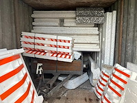 20ft zeecontainer met slede - inclusief inhoud - opslagcontainer divers bouwmateriaal - afbeelding 1 van  6