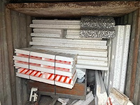 20ft zeecontainer met slede - inclusief inhoud - opslagcontainer divers bouwmateriaal - afbeelding 4 van  6