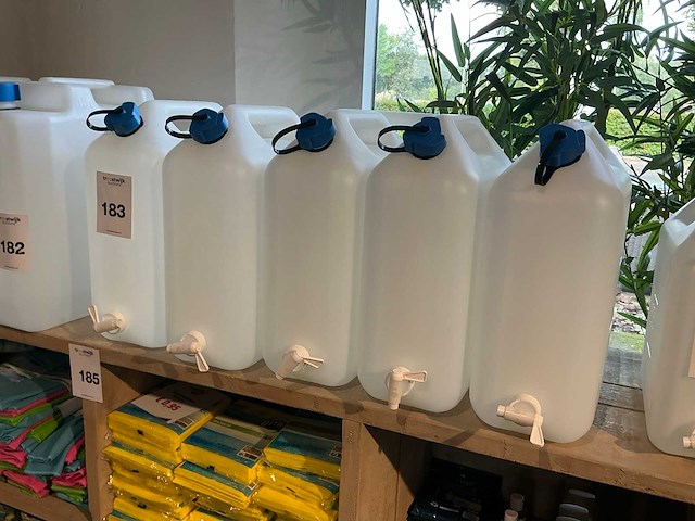 20l jerrycan met tap (6x) - afbeelding 1 van  4