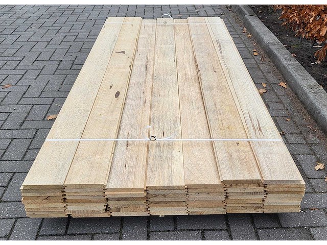 20m2 afrikaans eiken 18 x 140 mm vloerdelen, lengte 240cm ( 60x ) - afbeelding 1 van  4