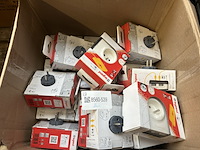 20x doorvoerstekker, 2x usb wit legrand - afbeelding 1 van  4