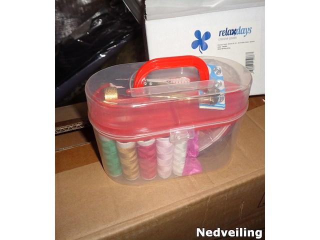 20x naaiset relaxdays in koffertje 300 delig - afbeelding 3 van  3