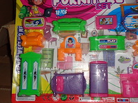 20x poppenhuismeubels op grote kaart - afbeelding 3 van  5