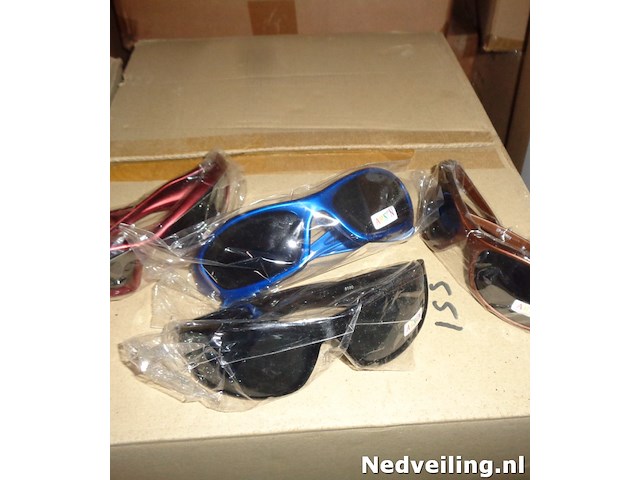 20x zonnebril heren assorti - afbeelding 3 van  3