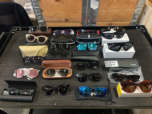 20x zonnenbril w.o. cider, travel time, ports eyewear - afbeelding 1 van  8