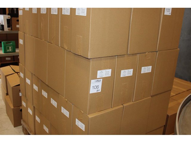 21 dozen tripel bier a 6 flessen van 75 cl. 126 flessen. tht 1-11-26. - afbeelding 1 van  3