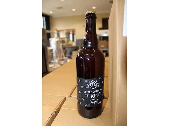 21 dozen tripel bier a 6 flessen van 75 cl. 126 flessen. tht 1-11-26. - afbeelding 2 van  3