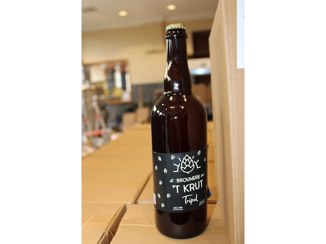 21 dozen tripel bier a 6 flessen van 75 cl. 126 flessen. tht 1-11-26. - afbeelding 2 van  3