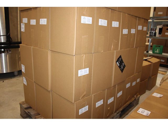 21 dozen tripel bier a 6 flessen van 75 cl. 126 flessen. tht 1-11-26. - afbeelding 3 van  3