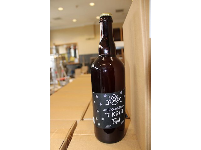 21 dozen tripel bier a 6 flessen van 75 cl. 126 flessen. tht 1-11-26. - afbeelding 2 van  3