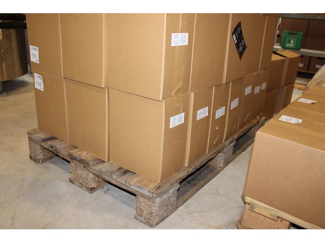 21 dozen tripel bier a 6 flessen van 75 cl. 126 flessen. tht 1-11-26. - afbeelding 3 van  3