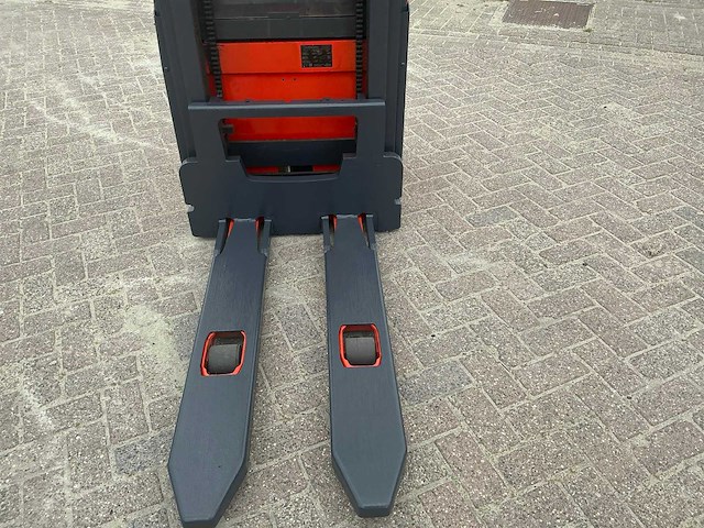 21 linde l14c stapelaar - afbeelding 11 van  12