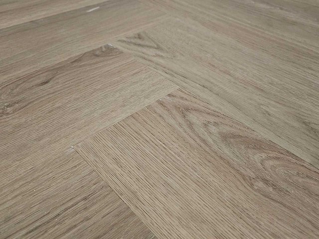 21 m2 pvc spc click visgraat - 750 x 150 x 4 mm - afbeelding 1 van  3