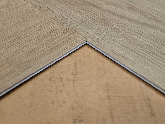 21 m2 pvc spc click visgraat - 750 x 150 x 4 mm - afbeelding 2 van  3