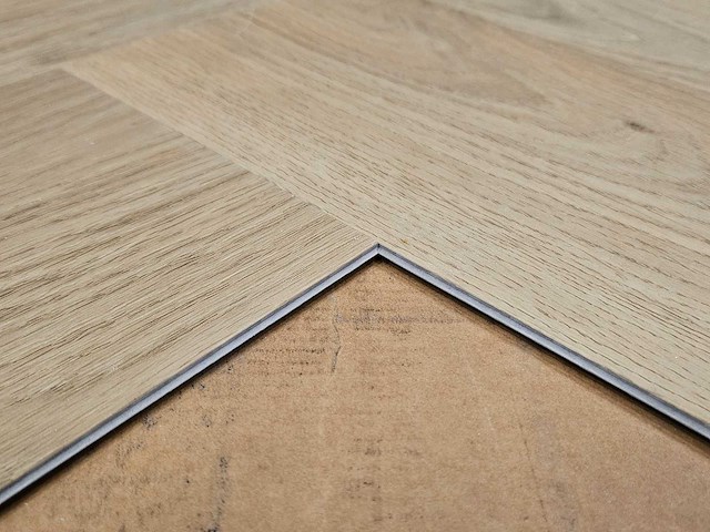 21 m2 pvc spc click visgraat - 750 x 150 x 4 mm - afbeelding 2 van  3