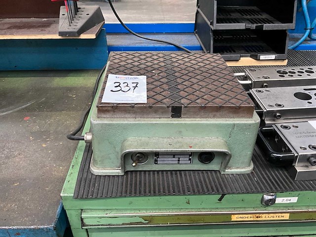 211-25/26 magnetische tafel - afbeelding 1 van  3