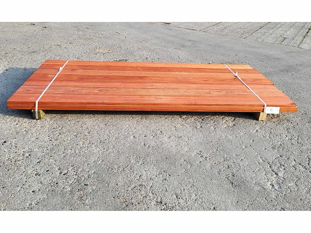 21x padouk planken 21 x 140mm , lengte 215 cm (6.3m2) - afbeelding 2 van  5