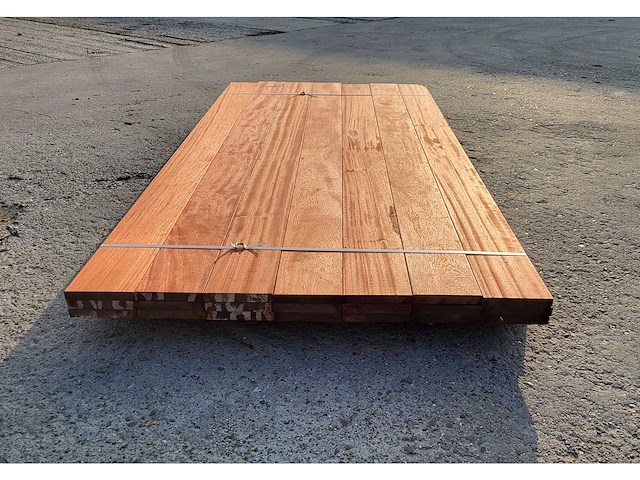 21x padouk planken 21 x 140mm , lengte 215 cm (6.3m2) - afbeelding 4 van  5