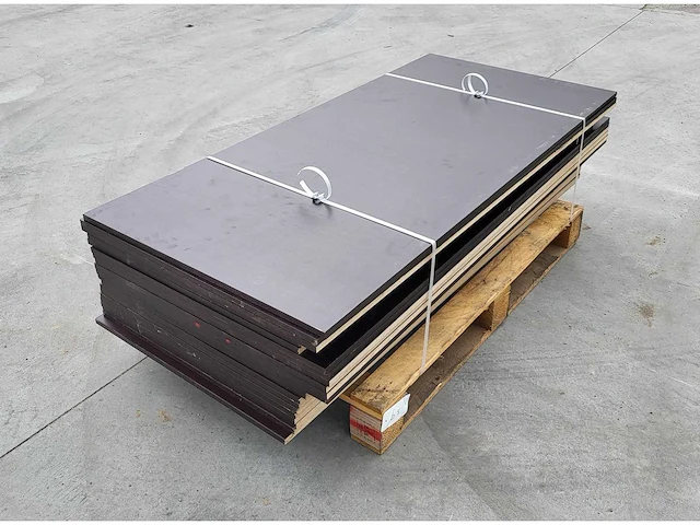 22 x berken betonplex 24mm antislip ( 21.7 m2 ) - afbeelding 5 van  5