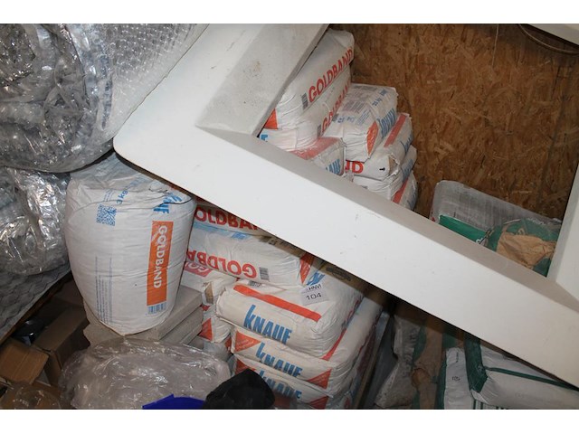 22 zakken knauf goldband op pallet. - afbeelding 1 van  2