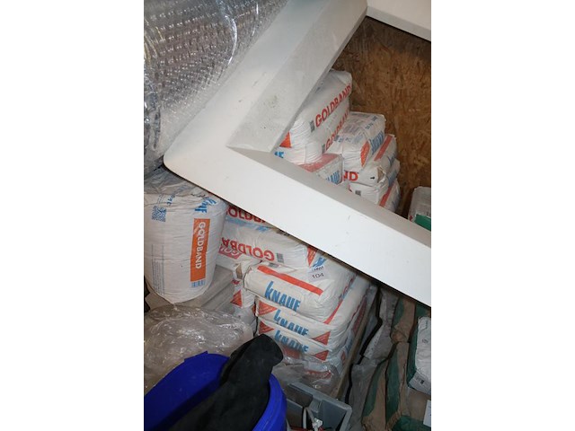 22 zakken knauf goldband op pallet. - afbeelding 2 van  2