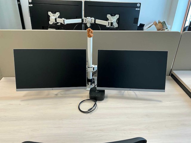 22x hp monitor met 11 dockingstations - afbeelding 3 van  15