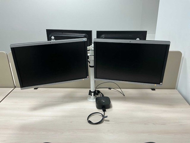 22x hp monitor met 11 dockingstations - afbeelding 6 van  15