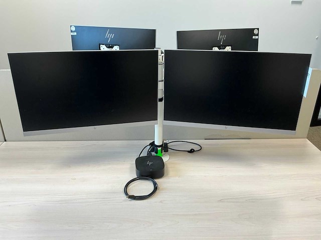 22x hp monitor met 11 dockingstations - afbeelding 8 van  15