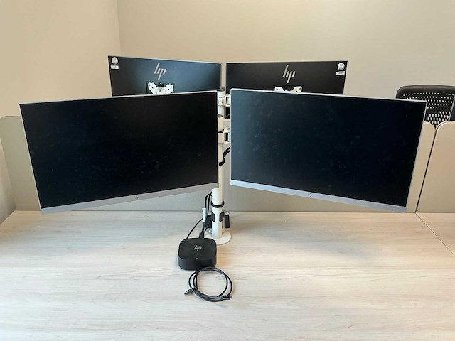 22x hp monitor met 11 dockingstations - afbeelding 12 van  15