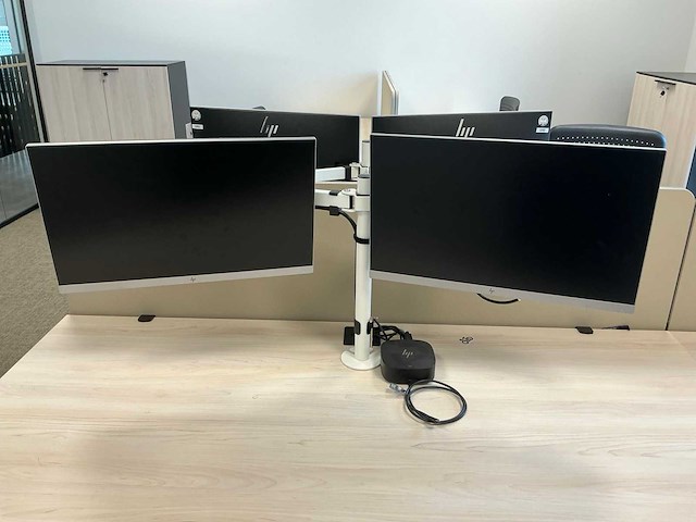 22x hp monitor met 11 dockingstations - afbeelding 13 van  15