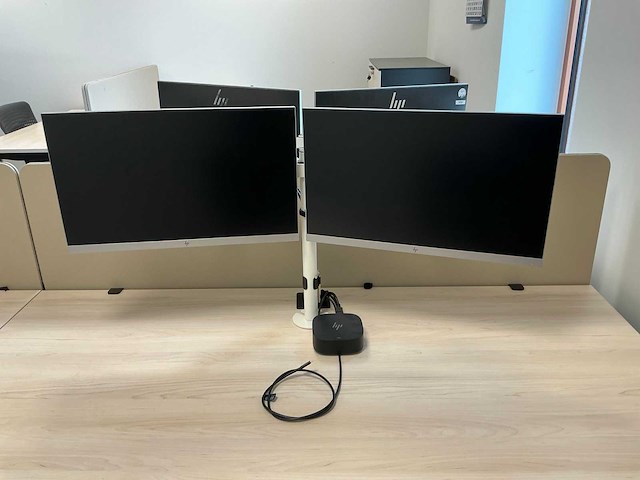 22x hp monitor met 11 dockingstations - afbeelding 14 van  15