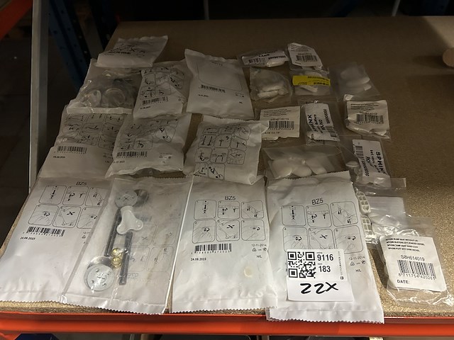 22x installatie- en schakelmateriaal - afbeelding 1 van  6