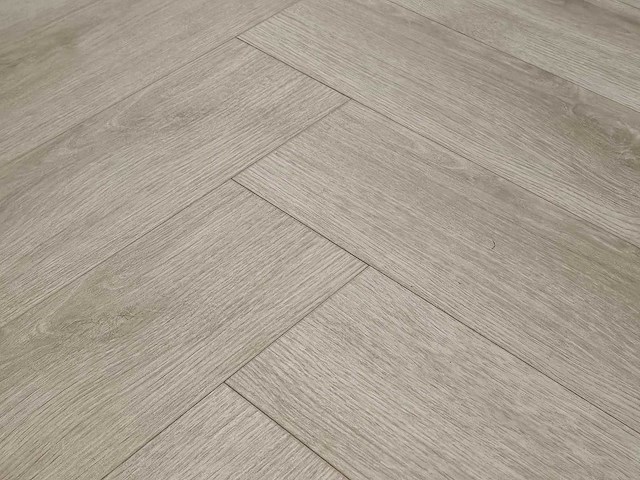 23 m2 laminaat visgraat - 665 x 133 x 8 mm - afbeelding 1 van  3