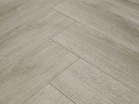 23 m2 laminaat visgraat - 665 x 133 x 8 mm - afbeelding 1 van  3