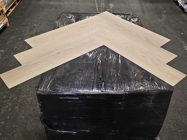 23 m2 pvc spc click visgraat - 750 x 150 x 6 mm - afbeelding 3 van  3